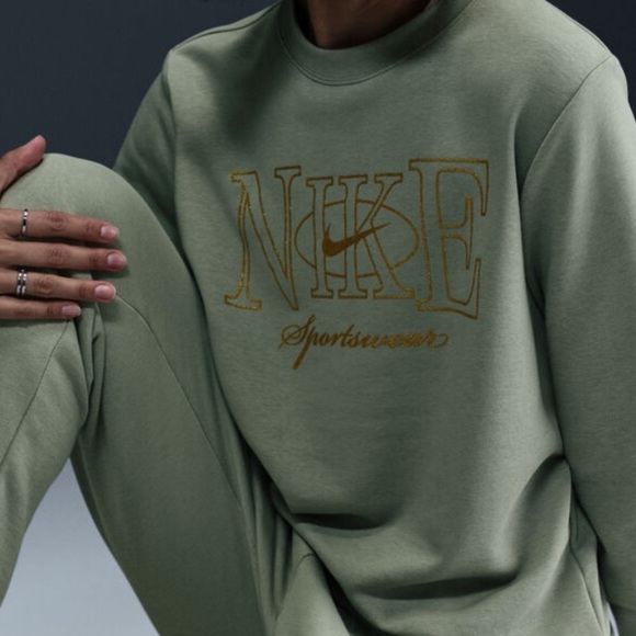Nike Sage Green Club Fleece Sweatshirt Size M Pull Over Crew Neck Logo Glitter - Picture 1 of 10